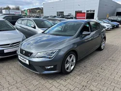 "pirineos" grau Gebraucht 2016 Seat Leon FR Limousine | 9.990 € (Guter Preis)