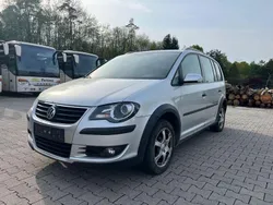 Silber Gebraucht 2009 VW Touran Cross Van / Kleinbus | 3.500 € (Etwas zu teuer)