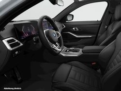 Grau Gebraucht 2024 BMW 330e Kombi | 51.100 €