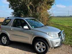 Silber Gebraucht 2004 Toyota RAV4 SUV | 6.200 € (Fairer Preis)