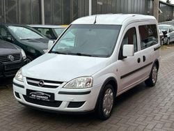 Weiß Gebraucht 2010 Opel Combo Van / Kleinbus | 2.990 € (Guter Preis)