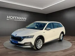 Weiß Gebraucht 2021 Skoda Octavia Scout 4x4 Kombi | 22.580 € (Fairer Preis)