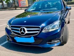 Blau Gebraucht 2016 Mercedes E220 Limousine | 16.950 € (Fairer Preis)