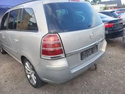Grau Gebraucht 2008 Opel Zafira Van / Kleinbus | 2.950 € (Fairer Preis)