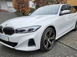 Mineralweiß metallic Gebraucht 2024 BMW 320 Kombi | 34.990 € (Fairer Preis)