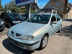 Grau Gebraucht 2002 Renault Mégane II Limousine | 999 € (Guter Preis)