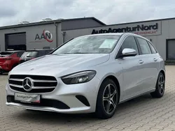 Iridiumsilber metalliclack Gebraucht 2019 Mercedes 220 Van / Kleinbus | 21.650 € (Guter Preis)