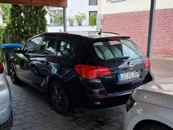 Schwarz Gebraucht 2011 Opel Astra Edition Kombi | 3.900 € (Fairer Preis)