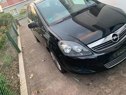 Schwarz Gebraucht 2011 Opel Zafira Van / Kleinbus | 3.000 €