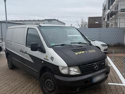 Silber Gebraucht 2002 Mercedes Vito Van | 2.999 €