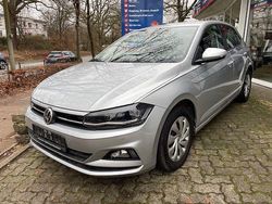 Silber Gebraucht 2018 VW Polo Comfortline Limousine | 15.400 € (Guter Preis)