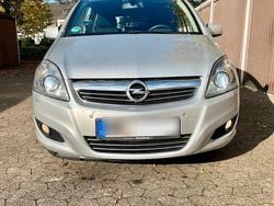 Silber Gebraucht 2013 Opel Zafira Family Van / Kleinbus | 6.300 € (Fairer Preis)
