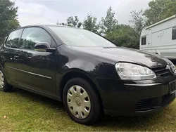 Schwarz Gebraucht 2004 VW Golf V Kleinwagen | 2.999 € (Etwas zu teuer)