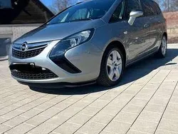 Grau Gebraucht 2012 Opel Zafira Family Van / Kleinbus | 9.450 € (Teuer)