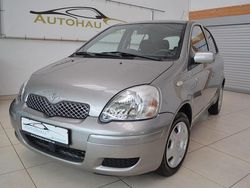 Grau Gebraucht 2004 Toyota Yaris Sol Limousine | 2.900 € (Fairer Preis)