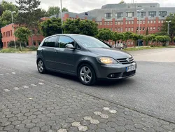 Grau Gebraucht 2007 VW Golf Plus Cross Van / Kleinbus | 5.600 € (Teuer)