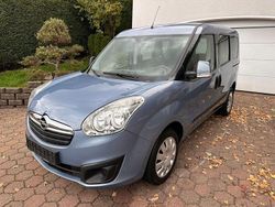Blau Gebraucht 2013 Opel Combo Edition Van / Kleinbus | 6.750 € (Etwas zu teuer)