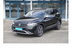Schwarz Gebraucht 2024 VW Tiguan Allspace Elegance SUV | 47.770 € (Etwas zu teuer)