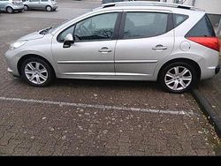 Silber Gebraucht 2007 Peugeot 207 Kombi | 1.800 € (Fairer Preis)