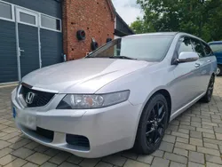 Grau Gebraucht 2005 Honda Accord Kombi | 4.300 €