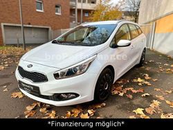 Weiß Gebraucht 2013 Kia Ceed Sportswagon Kombi | 6.890 € (Fairer Preis)