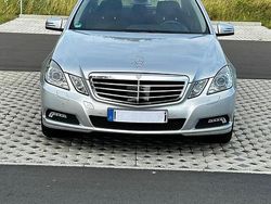 Silber Gebraucht 2009 Mercedes E250 Elegance Limousine | 12.000 € (Fairer Preis)