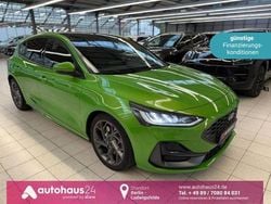 Grün Gebraucht 2022 Ford Focus ST Limousine | 27.990 € (Guter Preis)
