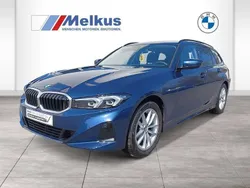 Blau Gebraucht 2024 BMW 318 Kombi | 33.470 € (Fairer Preis)