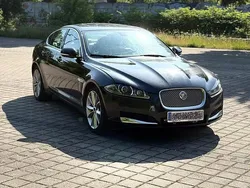 Schwarz Gebraucht 2012 Jaguar XF Limousine | 14.000 €