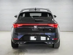 Midnight black metallic (0e) midnight black metallic (0e) Neu 2025 Seat Leon FR Limousine | 29.889 € (Fairer Preis)