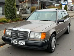 Braun Gebraucht 1989 Mercedes E200 Kombi | 1.699 €
