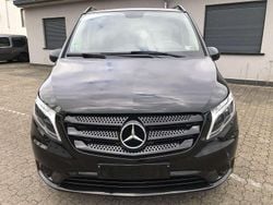 Schwarz Gebraucht 2016 Mercedes Vito Van / Kleinbus | 19.990 €