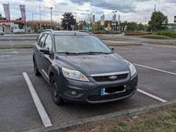 Grau Gebraucht 2010 Ford Focus Viva Kombi | 1.499 € (Fairer Preis)