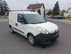 Weiß Gebraucht 2017 Opel Combo Van / Kleinbus | 7.150 € (Etwas zu teuer)