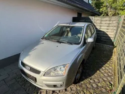 Grau Gebraucht 2007 Ford Focus Limousine | 1.500 € (Guter Preis)