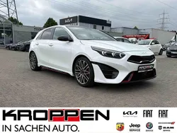 Weiss Gebraucht 2022 Kia Ceed GT Limousine | 31.480 € (Teuer)