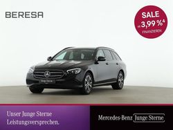 Schwarz Gebraucht 2022 Mercedes E300 Avantgarde Kombi | 32.580 € (Guter Preis)