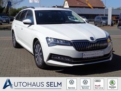 Weiss Gebraucht 2021 Skoda Superb Ambition Kombi | 25.690 € (Etwas zu teuer)