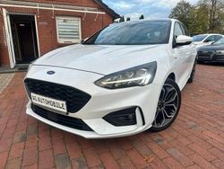 Weiß Gebraucht 2018 Ford Focus ST-Line Limousine | 14.900 € (Fairer Preis)