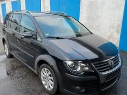 Schwarz Gebraucht 2006 VW Touran Van / Kleinbus | 3.000 € (Etwas zu teuer)