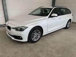 Mineralweiss Gebraucht 2017 BMW 320 Advantage Kombi | 14.480 € (Fairer Preis)