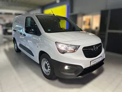 Weiss Gebraucht 2024 Opel Combo-e Life Limousine | 30.900 € (Fairer Preis)