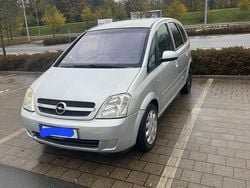 Silber Gebraucht 2005 Opel Meriva Van / Kleinbus | 2.700 € (Fairer Preis)
