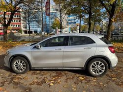 Grau Gebraucht 2019 Mercedes GLA250 AMG line SUV | 24.990 € (Fairer Preis)