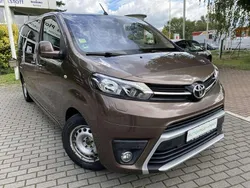 Braun rich oak Gebraucht 2016 Toyota Proace Verso Comfort Kombi | 21.900 € (Superpreis)