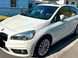 Weiß Gebraucht 2016 BMW 220 Sport Line Van / Kleinbus | 13.750 € (Guter Preis)