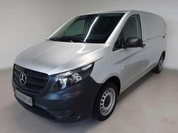 Brillantsilber metallic Gebraucht 2020 Mercedes Vito Van / Kleinbus | 20.990 € (Guter Preis)
