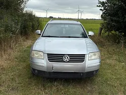 Silber Gebraucht 2005 VW Passat Kombi | 1.200 € (Guter Preis)