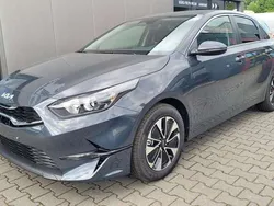 Penta grau h8g Neu 2025 Kia Ceed Gold Limousine | 22.990 € (Guter Preis)
