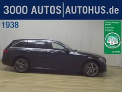 Obsidianschwarz metalliclack (metallic) Gebraucht 2021 Mercedes C300e AMG line Kombi | 23.780 € (Guter Preis)